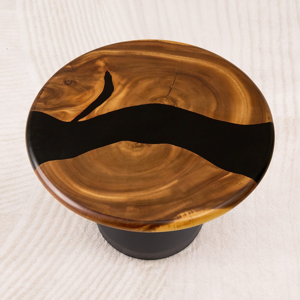 round epoxy coffee table 23 inches 03