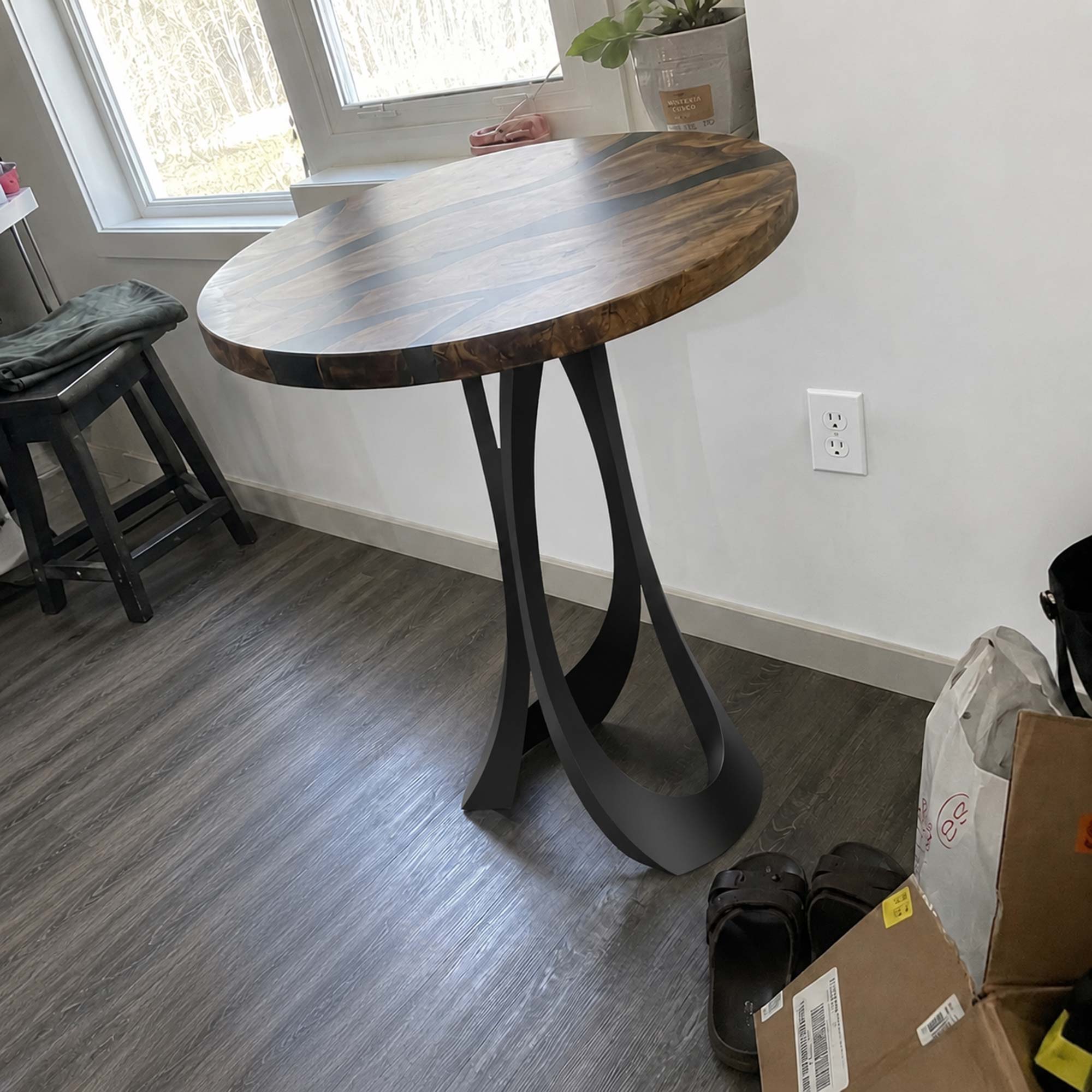 Table Base Manta 40" H Metal Design Side Table - Customer Feedback